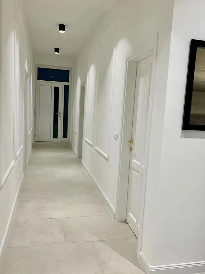 Rosetta Suite Novi Vinodolski Apartment